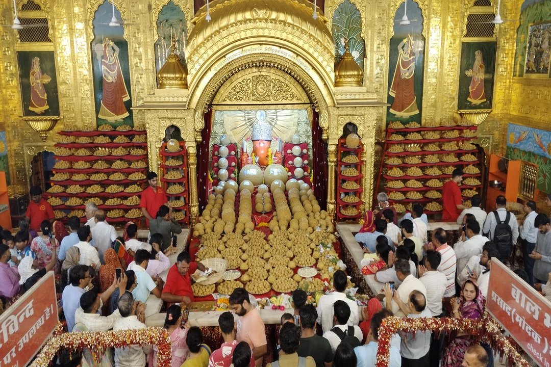 Ganesh Festival 2025 : जयपुर के इस मंदिर में सज...