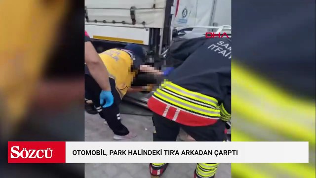 Otomobil, park halindeki TIR'a arkadan çarptı
