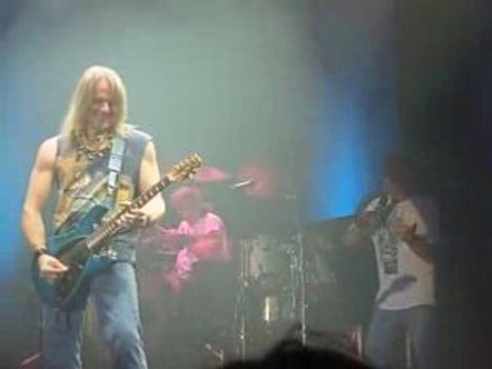 Deep Purple Brest 2007 "The Well-Dressed Guitar"