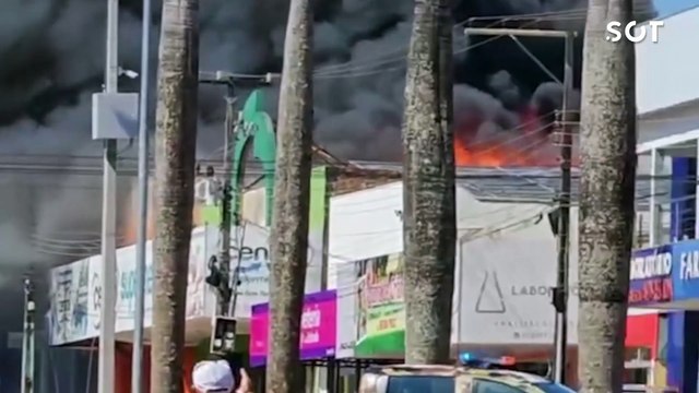 Explosão e incêndio de grandes proporções atinge supermercado em Nova Monte Verde