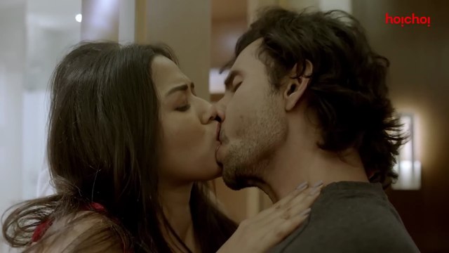 GIRLFRIEND AUR BOYFRIEND K BETWEEN HOA BED PR ROMANCE || WRONG WEB SERIES || WEB SERIES || DESI WEB SERIES || ULLU WEB SERIES || INDIAN WEB SERIES || INDIAN BHABHI || INDIAN DESI BHABHI ||