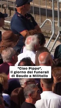 Militello in Val di Catania si stringe per l'ultimo saluto a Pippo Baudo: folla commossa ai funerali e alla camera ardente