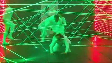 10_People_Vs_World_s_Deadliest_Laser_Maze_for_$250,000(360p)