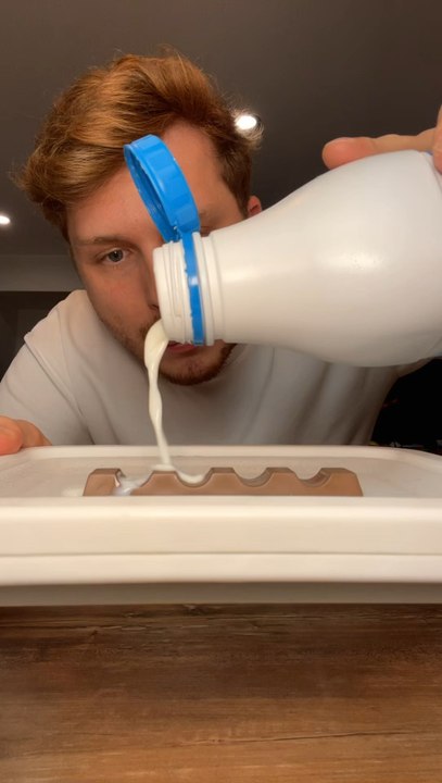 DES ROLLS MAISON 😍 On retente l’expérience avec du lait cette fois-ci ! Et des Kinder maxi comme demandé en commentaire 🎉 je fais quoi pour la prochaine ?