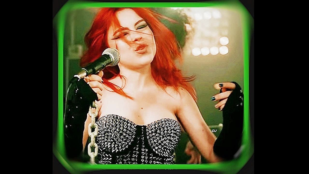 7542  Krissy Rieger EU Soldaten