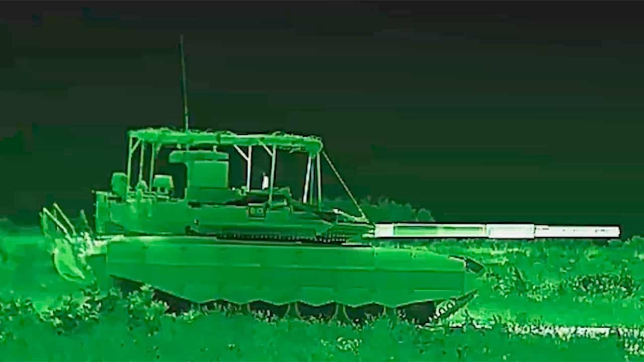 動画：ロシア、UAV誘導によるT-90Mの夜間射撃火力テスト