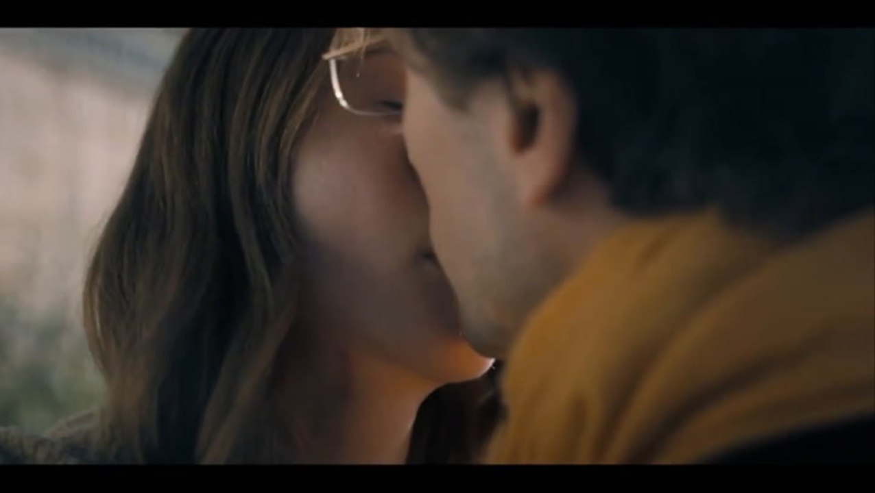 Amanda Knox and Raffaele Sollecito infamous kiss recreated in new tv drama