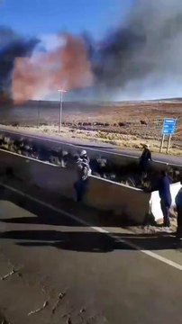 Una cisterna se incendia en la carretera La Paz - Oruro 