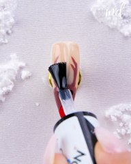 Jingle nails all the way! 🎅💅