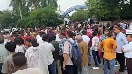 Protest over school student stabbed to death in #Ahmedabad #Gujarat