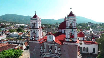 Desfile en Tonatico 🇲🇽✨ Tradición y orgullo en movimiento