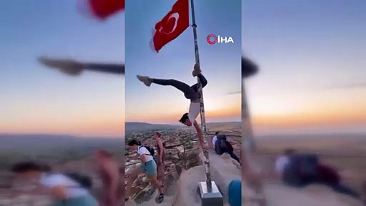 Bayrak direğine saygısızlık tepkilere neden oldu