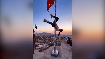 Türk bayrağında direk dansına soruşturma