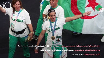 Imane Khelif si ritira dalla boxe? Lei alza la guardia: «Falso, resto una pugile»