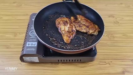 ساندويتش الدجاج مع الكولسلو