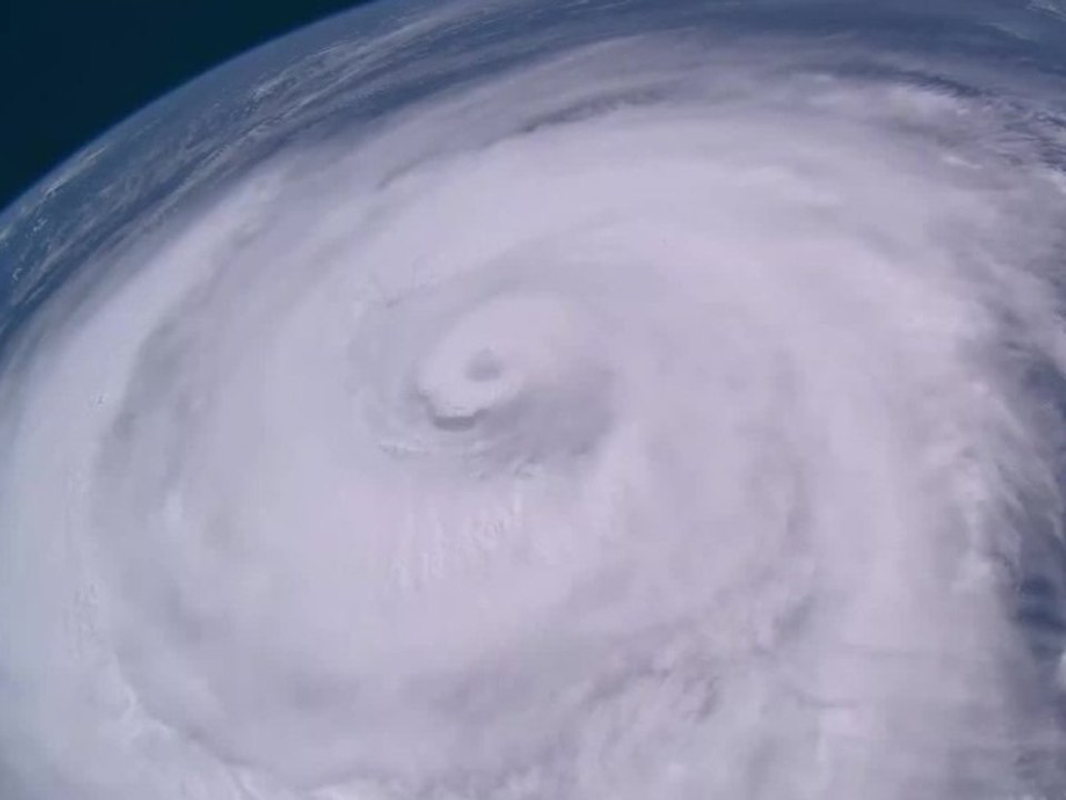 Hurrikan 'Erin': Sturmwellen fluten US-Küste