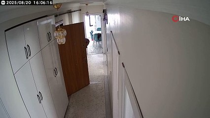 Kadın hırsızlar çetesi güvenlik kamerasında: Misafirliğe gelir gibi girdiler...