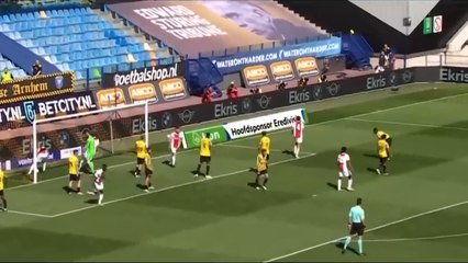 Fenerbahçe’nin yeni transferi Edson Alverez’in kariyeri ve analizi