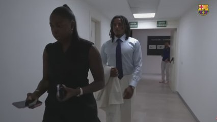 Koundé, acto de renovación con el FC Barcelona