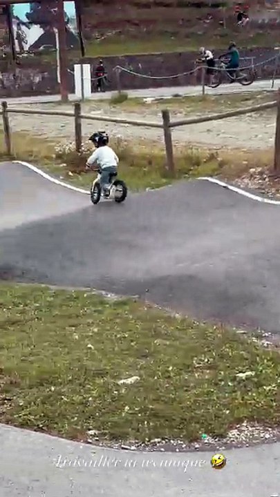 Marion Rousse a filmé son fils Nino au bike park, en Andorre, le 21 août 2025.