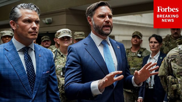 'You Hear These Guys Outside...': JD Vance Responds To Hecklers During Visit To D.C.'s Union Station