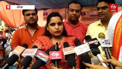 NHM के हड़ताली कर्मियों का अनोखा प्रदर्शन, PM-CM का मुखौटा लगाए लोगों के सामने किया डांस