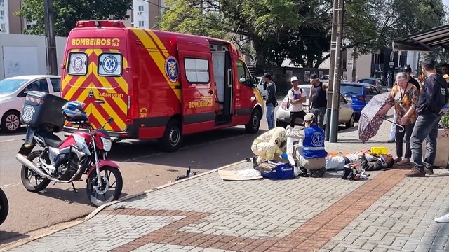 Motociclista quebra a perna em acidente na Rua Manaus