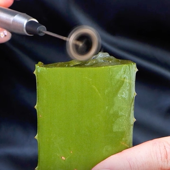 Trucs surprenants de réparation à domicile à l'aide d'Aloe Vera 🌱🏠🏠
