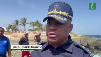 Fuerte oleaje dificulta rescate en la autopista 30 de Mayo tras caída de vehículo