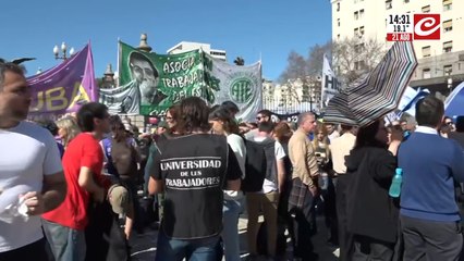 Plaza de Maya colmada de trabajadores: hablan los manifestantes