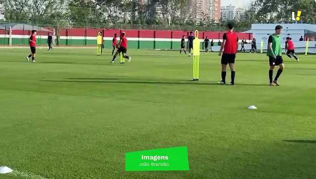 Jogadores do Barcelona sub-20 treinando antes do confronto pela final do Mundial