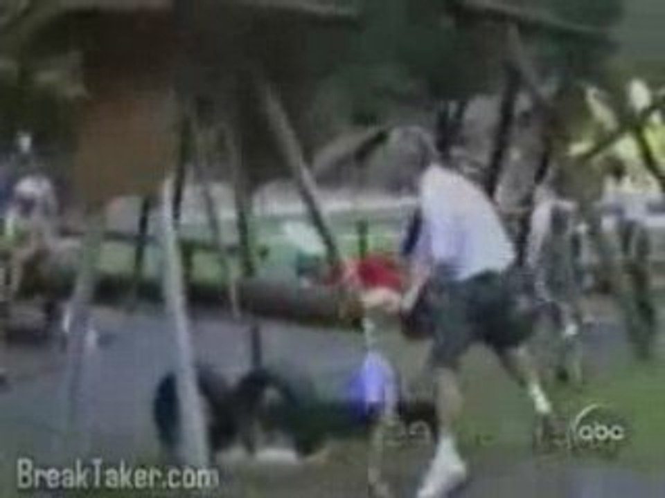 compilation gag ( regis et sa famille au parc)