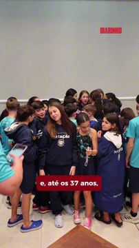 Atletas da natação ganham roupas de banho feitas por ex-atleta olímpica