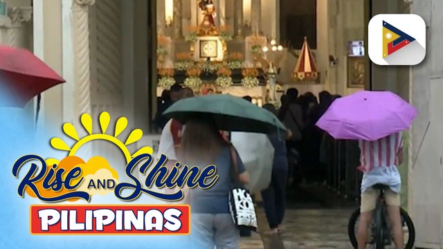 Mga deboto, dagsa pa rin sa Simbahan ng Quiapo kahit umuulan | Denisse Osorio