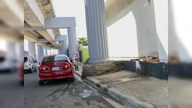 Poco espacio en acera por Línea 2C del Metro preocupa a peatones