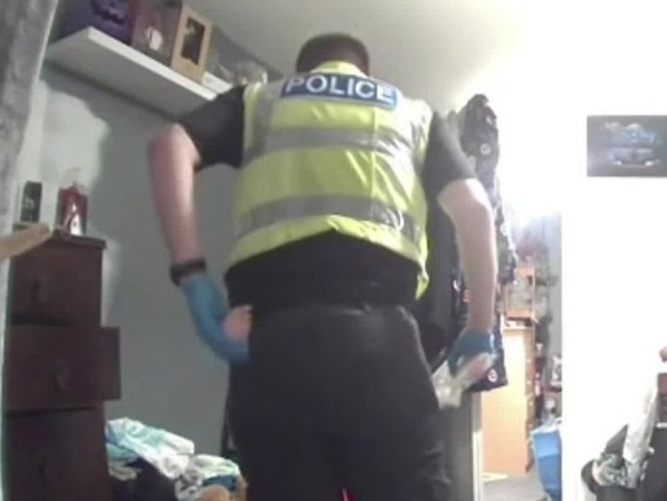 Polizist verurteilt: Er klaute Unterwäsche bei einer Hausdurchsuchung