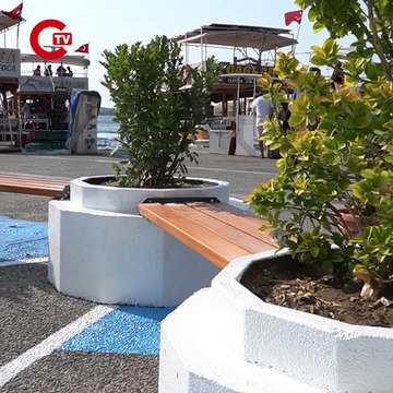 İzmir Büyükşehir Belediyesi, Foça Kent Meydanı’nı yeniden düzenledi