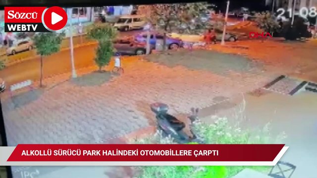 Alkollü sürücünün kullandığı hafif ticari araç, park halindeki otomobillere çarptı