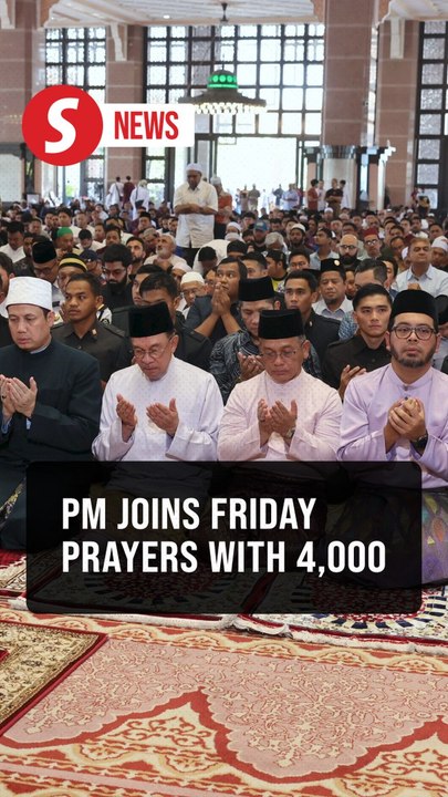 Anwar performs Friday prayers at Putra Mosque, receives MALINDO MADANI declaration