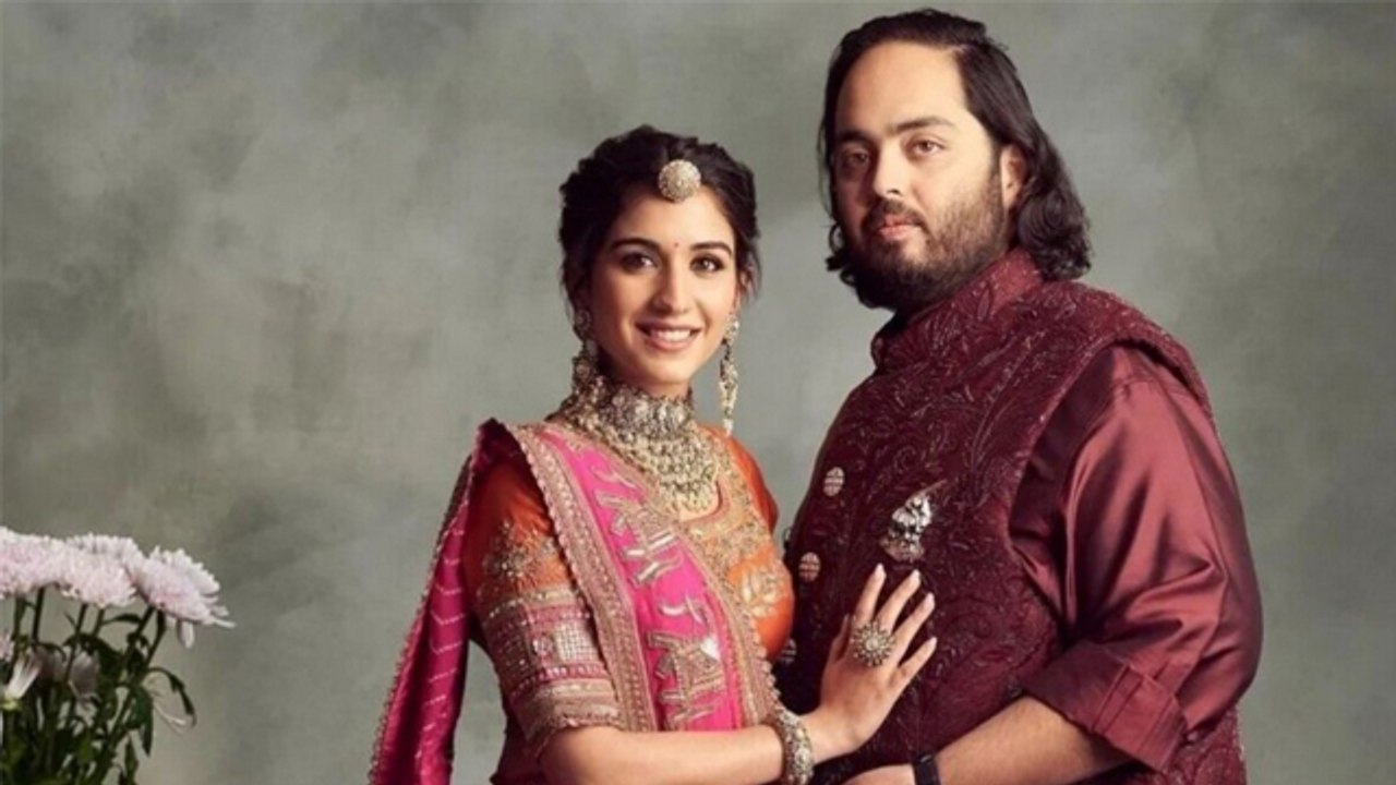 Radhika Merchant Pregnant: Ambani Family में आएगा नन्हा मेहमान,Delivery News Video