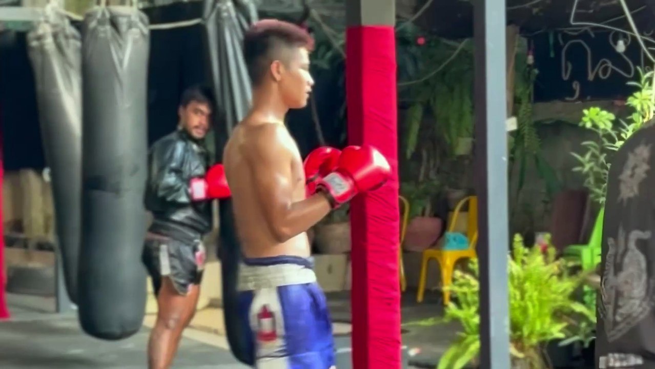 នៅតែបន្តពុះពារលំបាក ចាន់ វិច្ឆិកា មិនបោះបង់ការតាំងចិត្តយកគុនខ្មែរផ្លាស់ប្ដូរជីវភាពគ្រួសារឡើយ