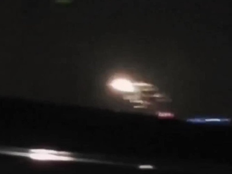 Kampfjet fängt Feuer: Piloten retten sich mit Schleudersitz