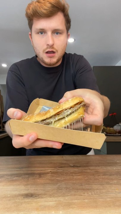 Les sandwiches préparés de chez Chantal ! J’ai vu ça au rayon frais à côté des steaks hachés, je voulais trop goûter alors j’en profite pour faire une vidéo 💪✨ Ça change de ce qu’on peut voir 👌✨ Tu as déjà goûté ?