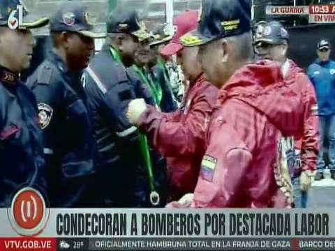 Vpdte. Sec. Cabello impuso condecoración Orden a la Paz a bomberos del país
