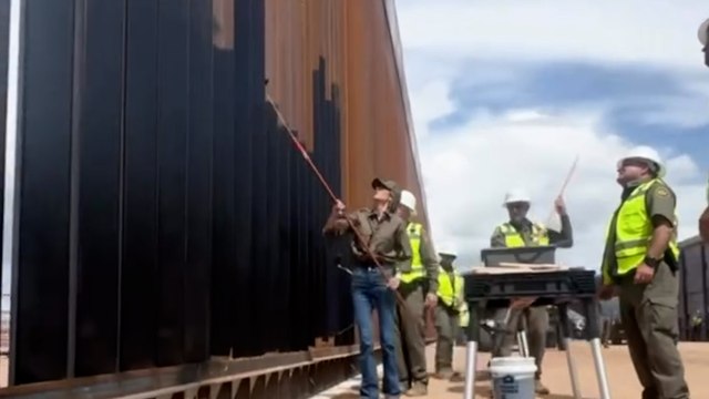 Pourquoi Trump veut peindre en noir le mur entre les Etats-Unis et le Mexique