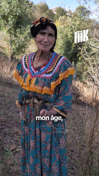 Malik Bourkache nous plonge dans les coulisses de sa rencontre avec Nna Zahra, au cœur du village de Tifilkout en Kabylie.