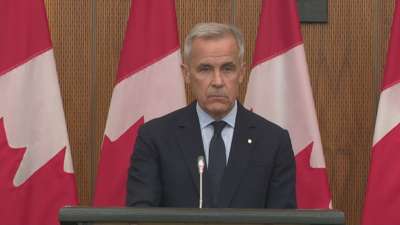 Carney SHUTS DOWN Reporter on Trump Tariffs with Classy Reply