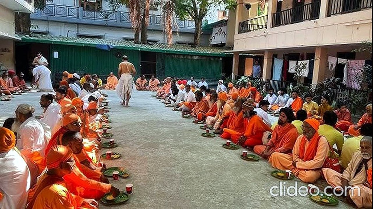||क्या हुआ जब एक भक्त ने साधु सेवा के लिए अपना सर्वस्व बेच दिया|| What happened when a devotee sold everything he had to serve the saints