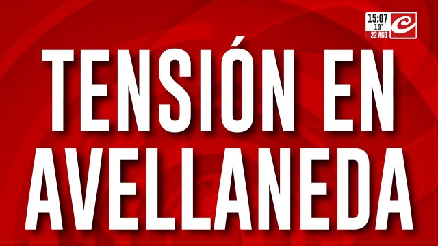 Protesta de hinchas chilenos en la puerta de la comisaría en Avellaneda