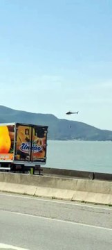 Embarcação naufraga, deixa pessoas à deriva e mobiliza helicóptero dos bombeiros em SC